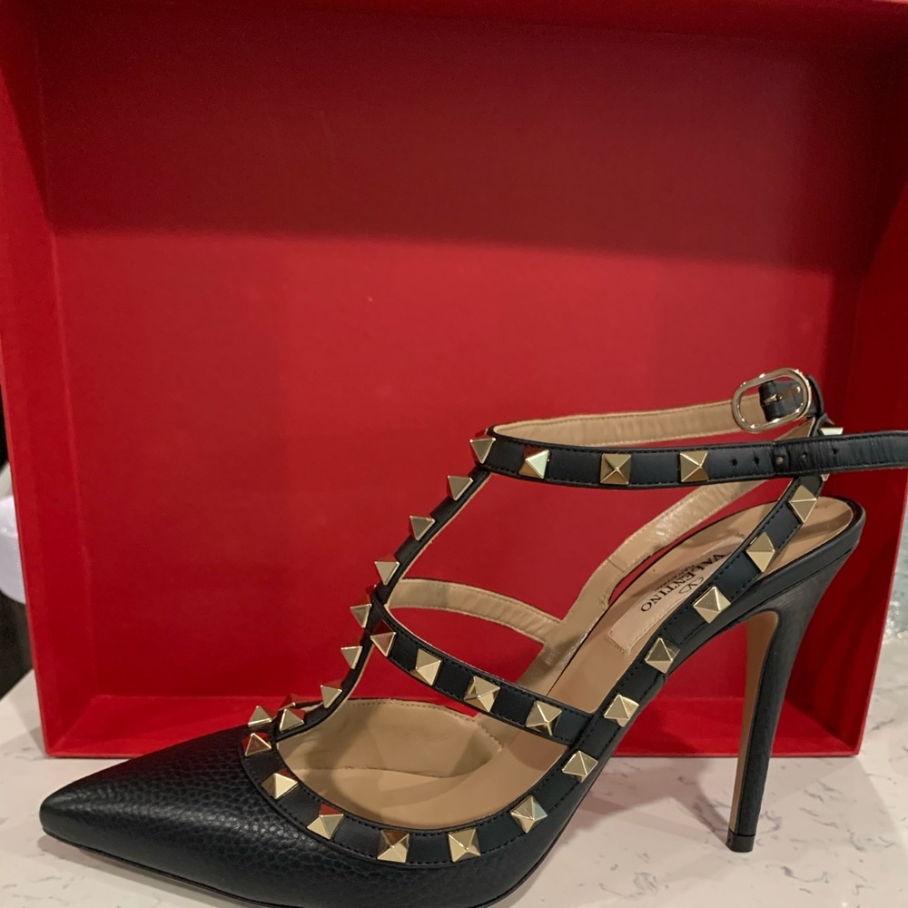 Valentino Garavani rockstud leather pump